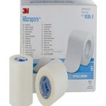 Cinta microporosa de 2¨ Micropore color blanco. Medida: 5cm x 9.14m Caja con 6 piezas